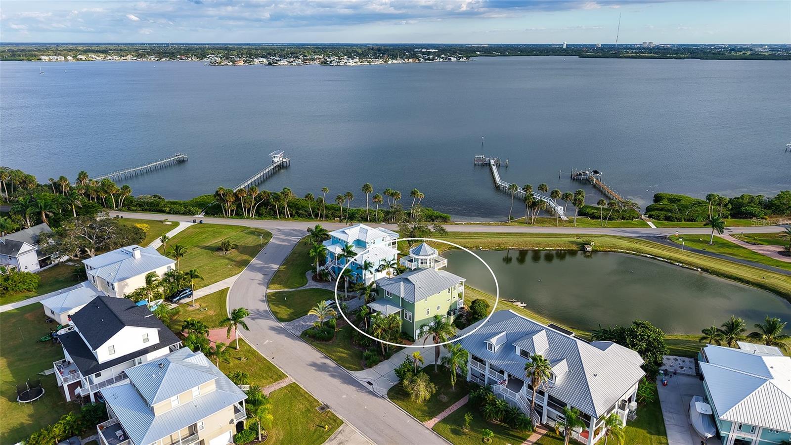 31 ISLAND CT