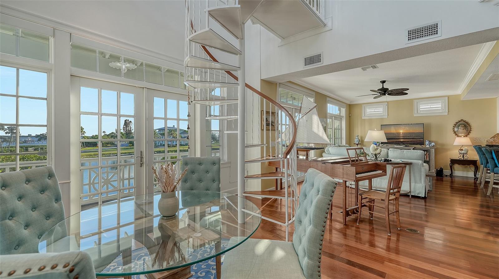31 ISLAND CT