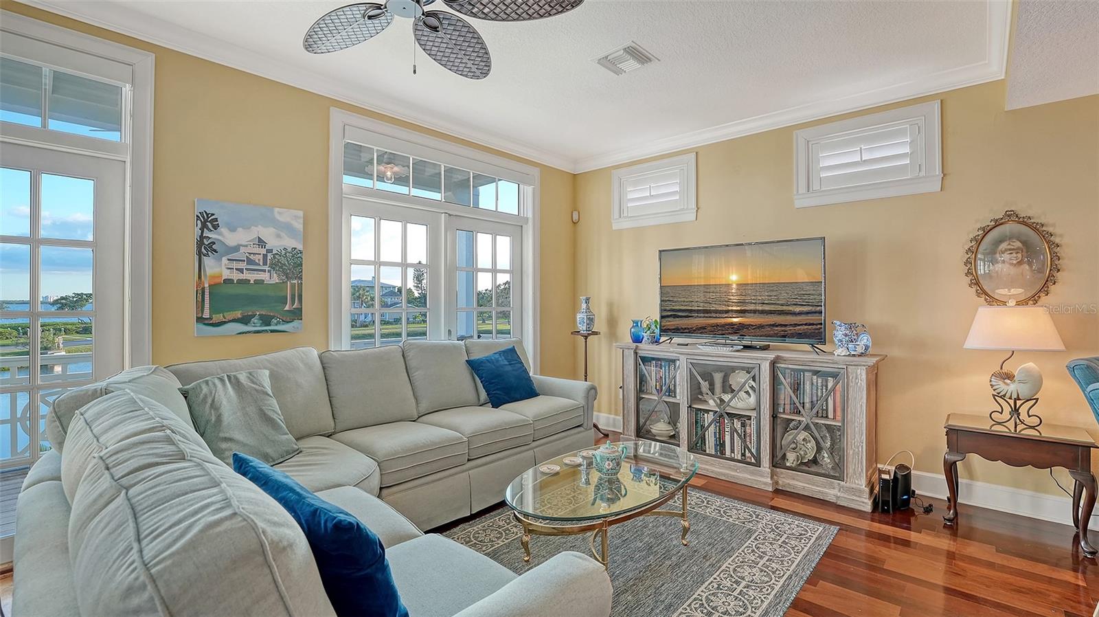 31 ISLAND CT