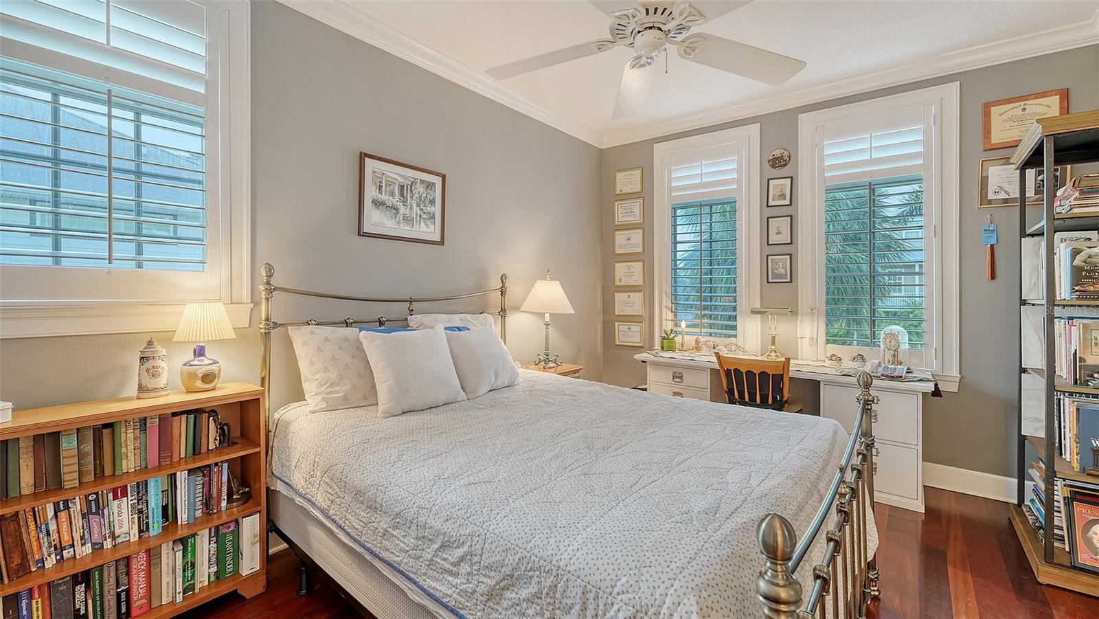 31 ISLAND CT