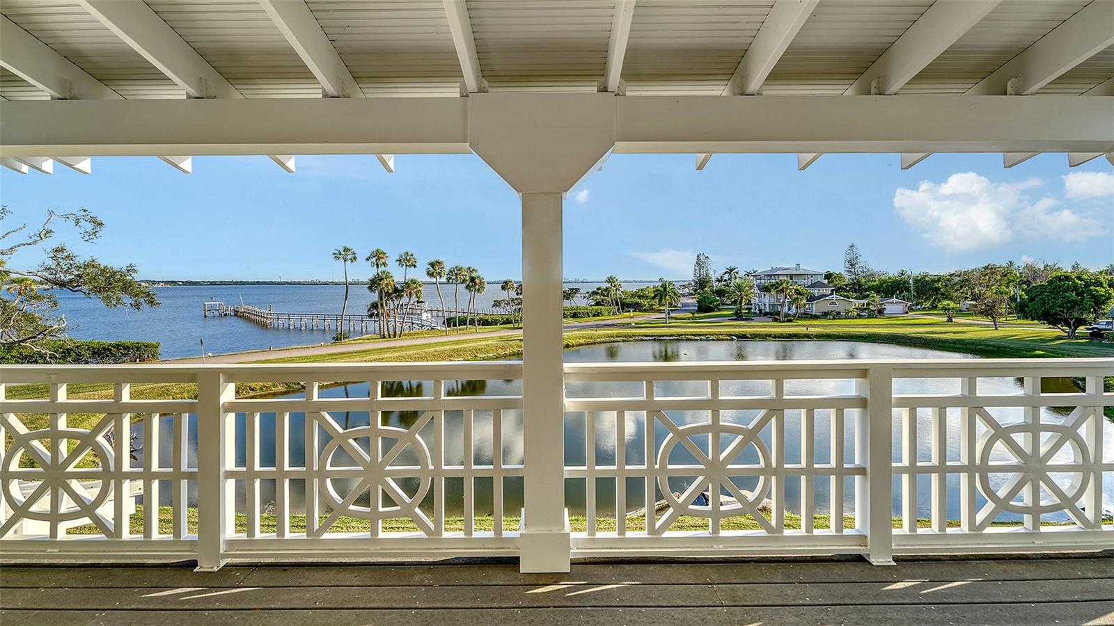 31 ISLAND CT
