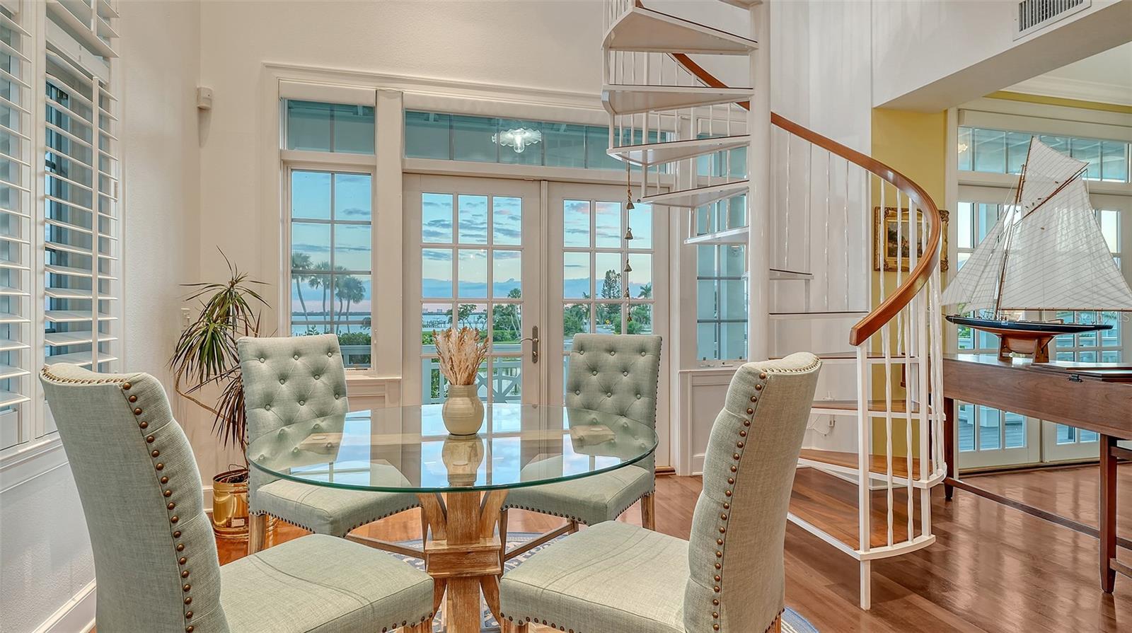 31 ISLAND CT