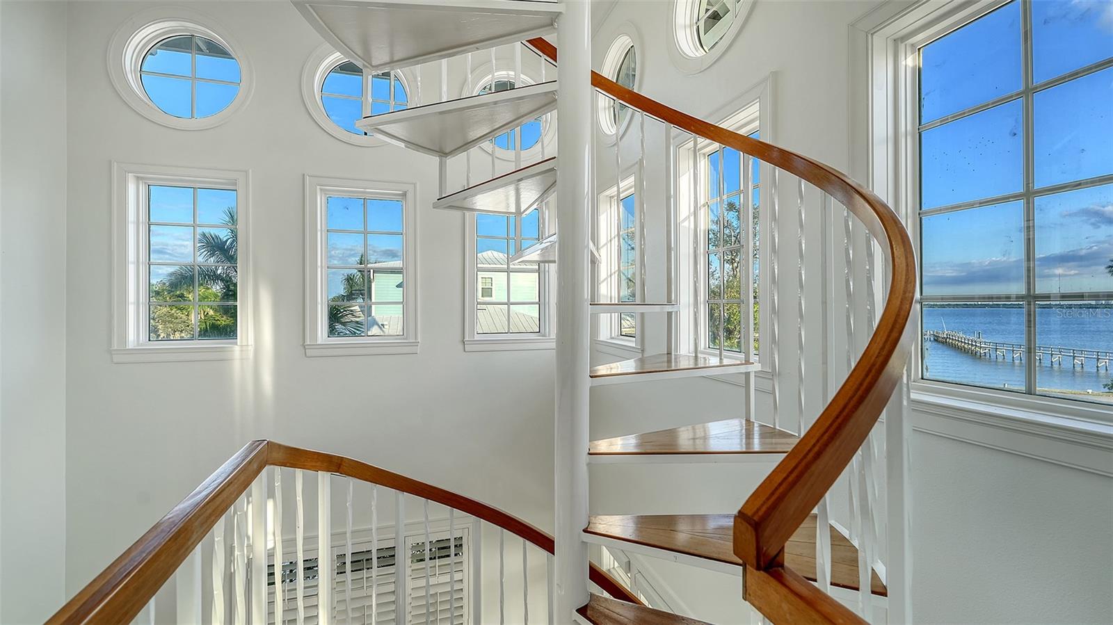 31 ISLAND CT
