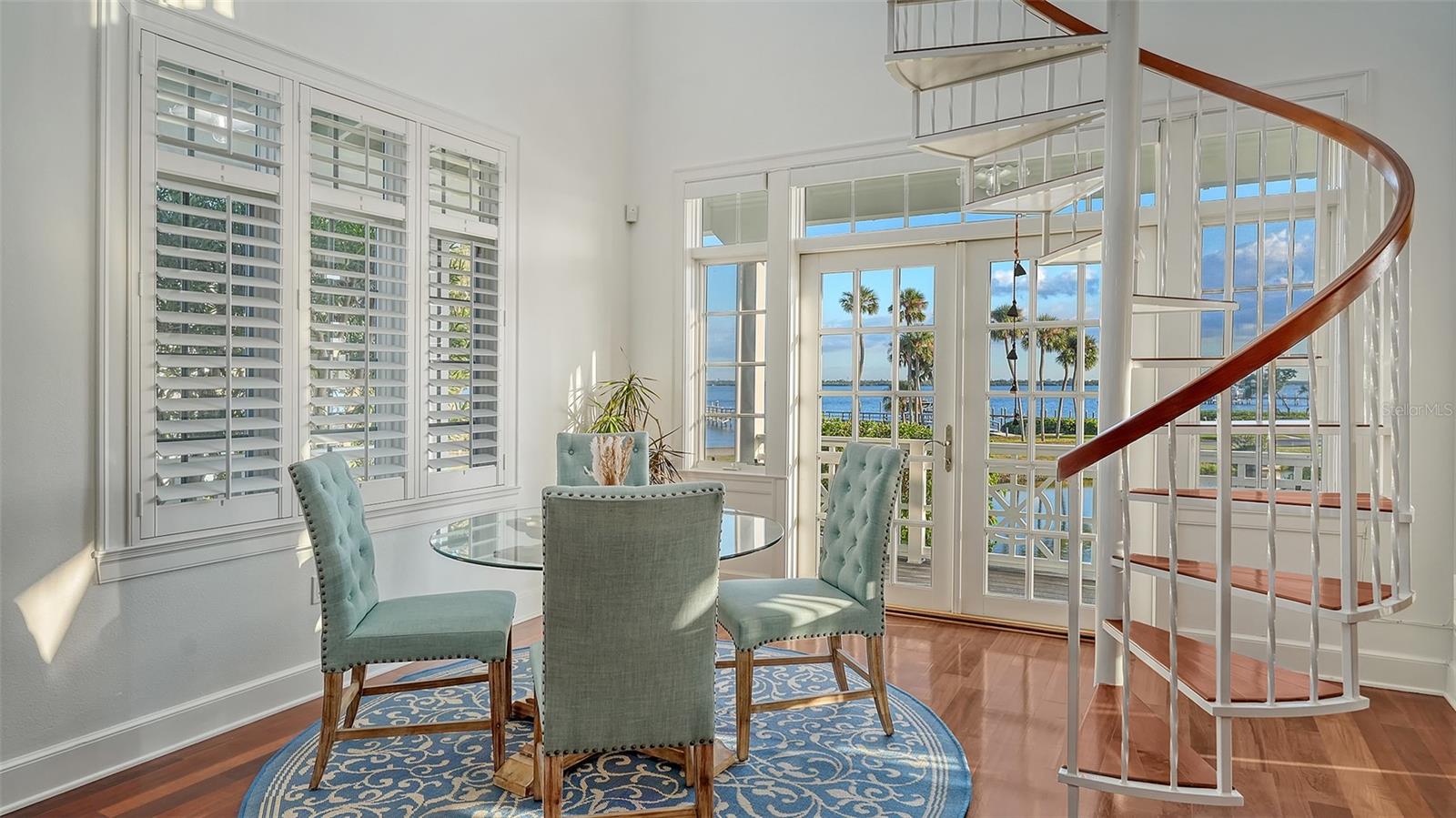 31 ISLAND CT