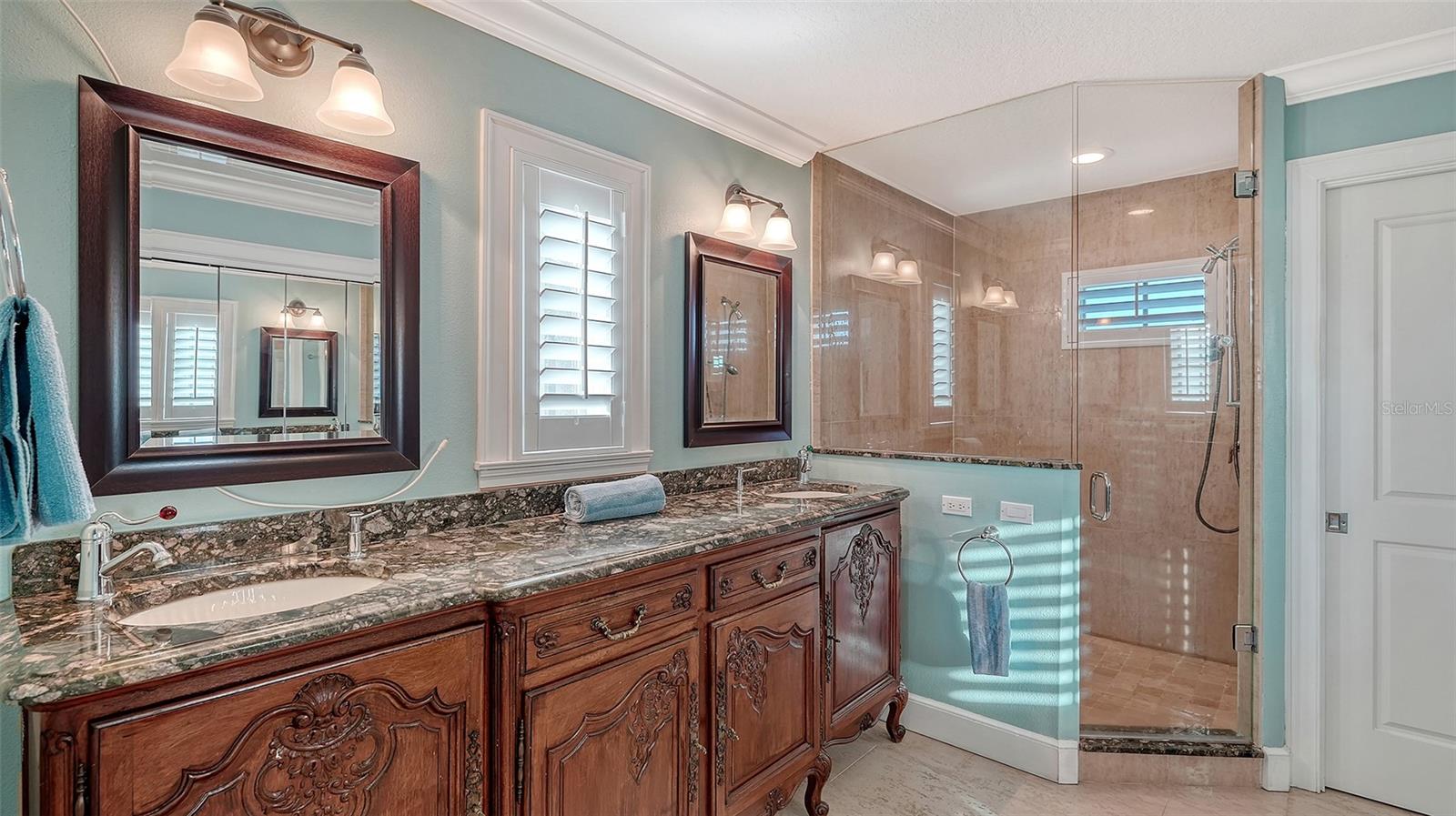 31 ISLAND CT