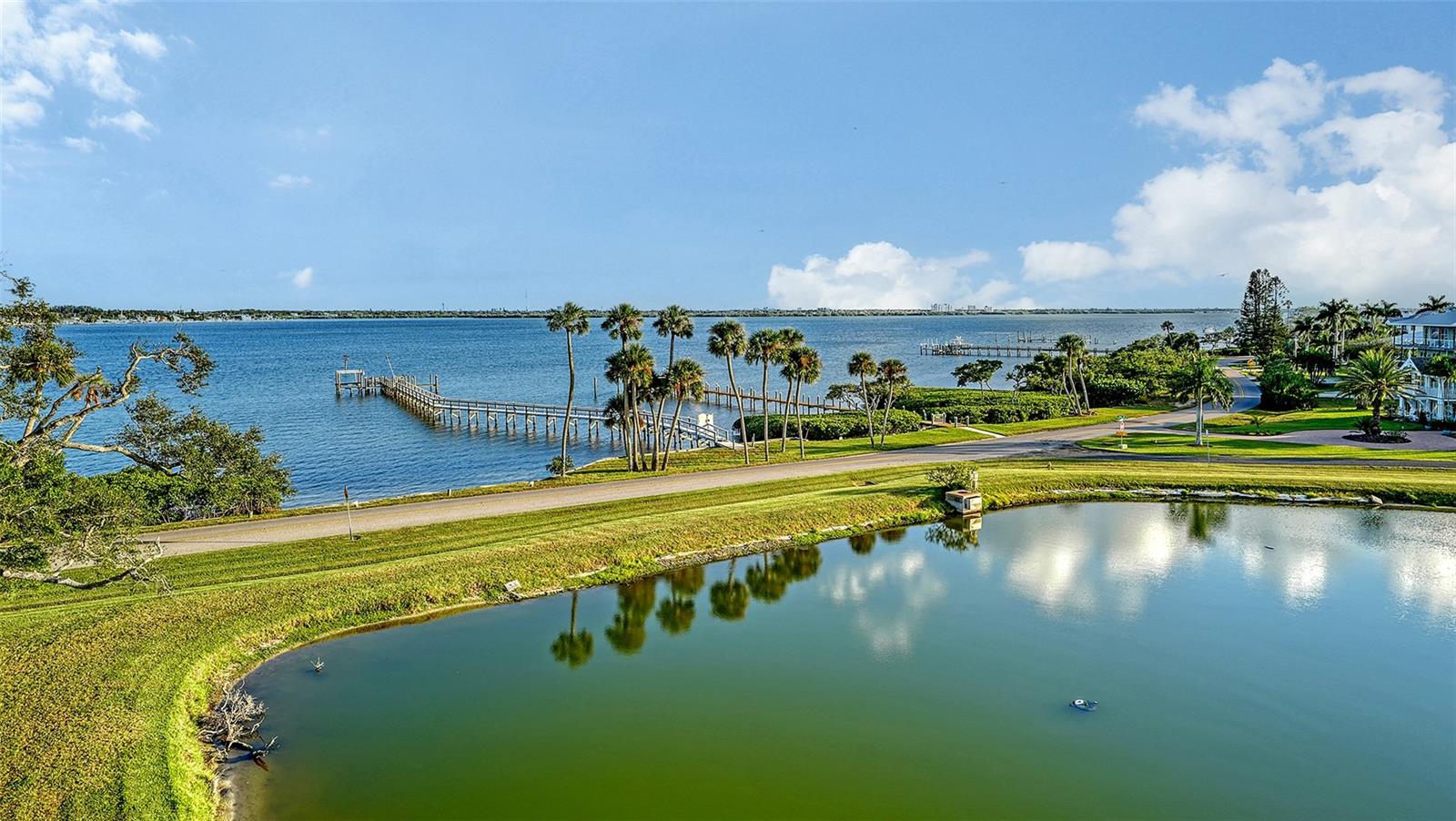 31 ISLAND CT
