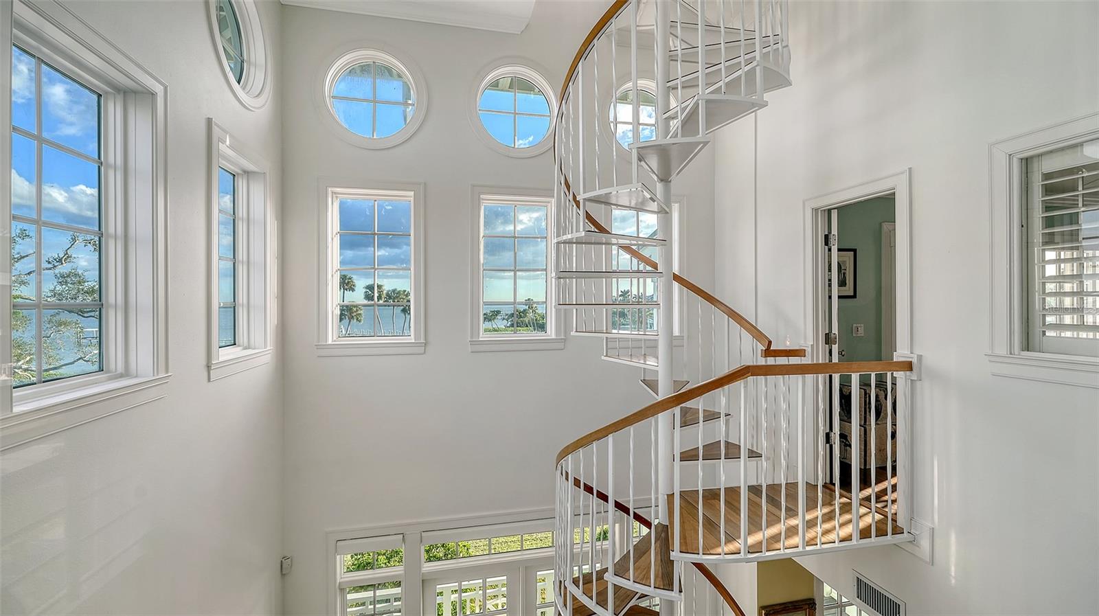 31 ISLAND CT