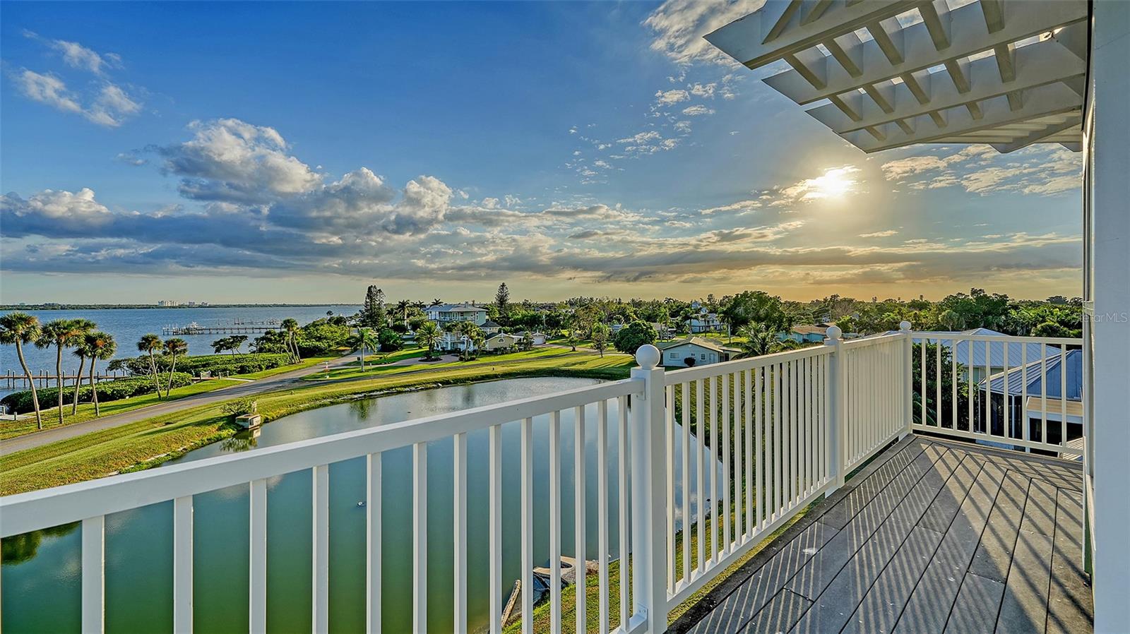 31 ISLAND CT
