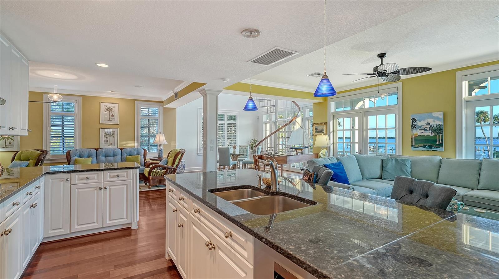 31 ISLAND CT