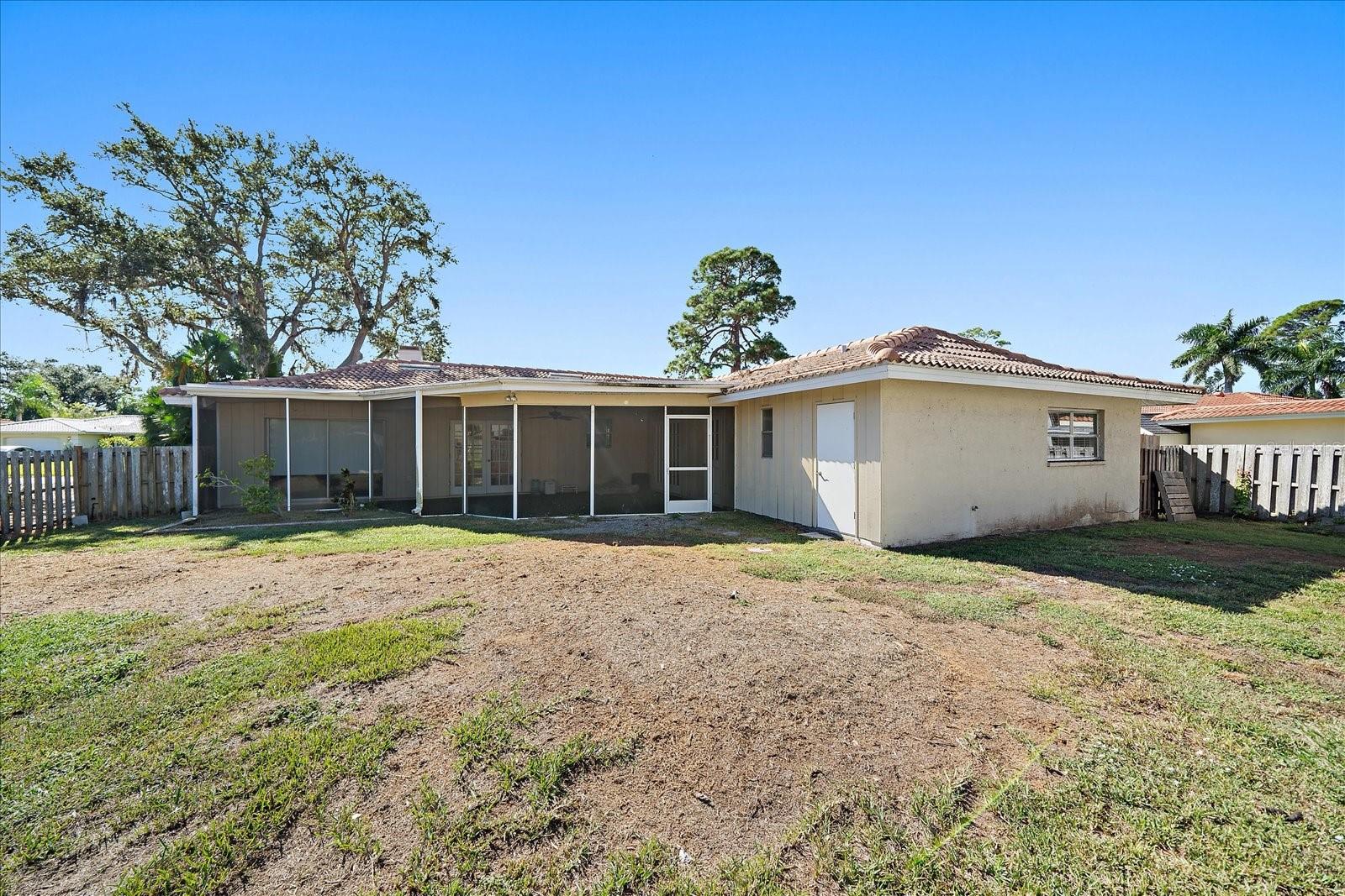 2827 HARDEE DR