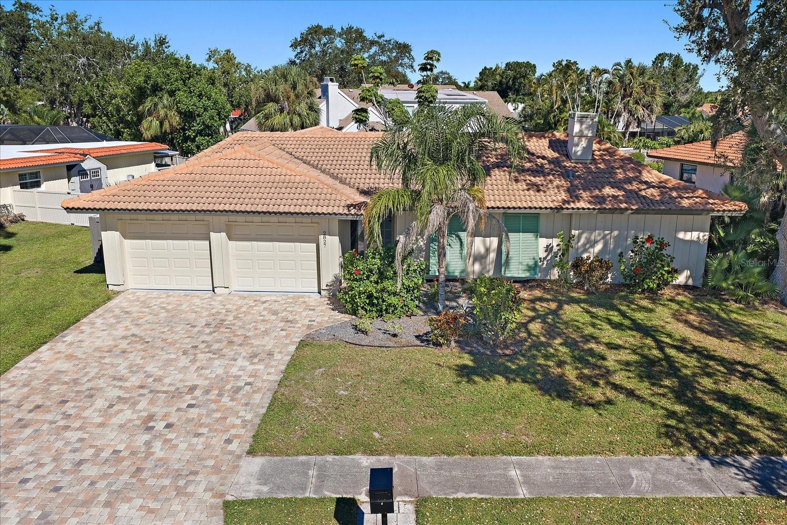 2827 HARDEE DR