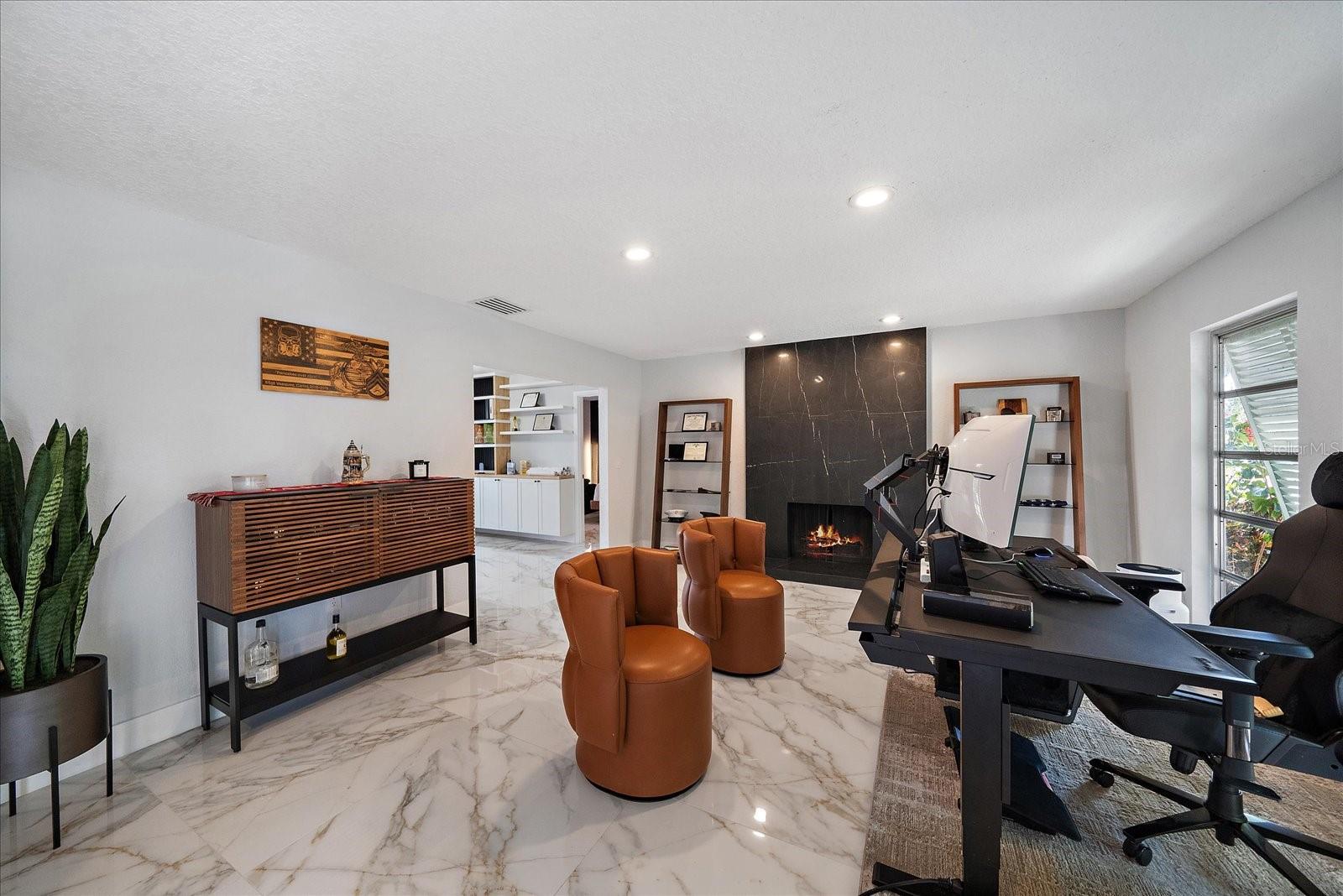 2827 HARDEE DR
