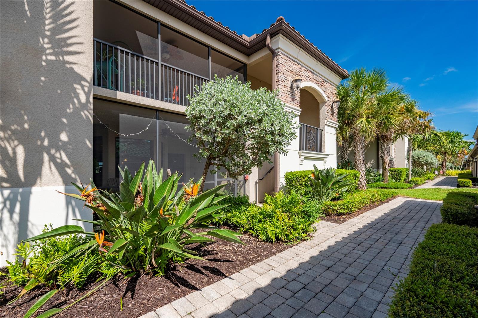 5517 PALMER CIR #106