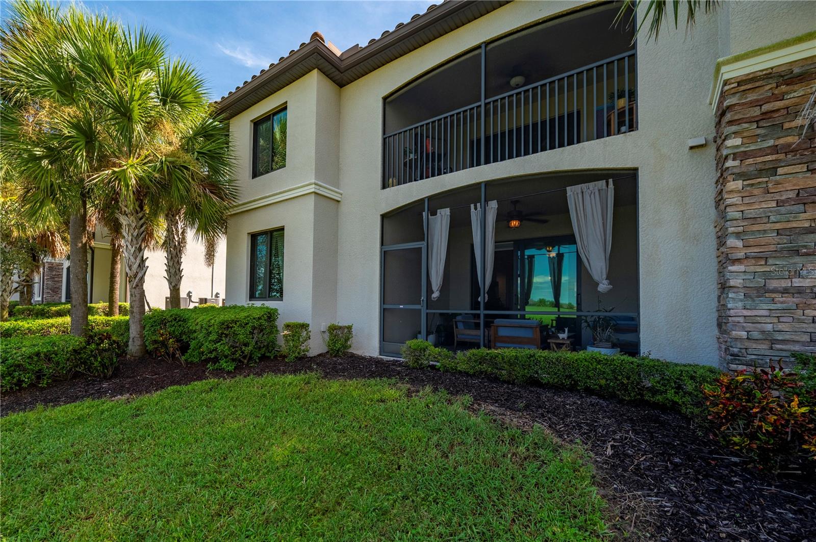 5517 PALMER CIR #106