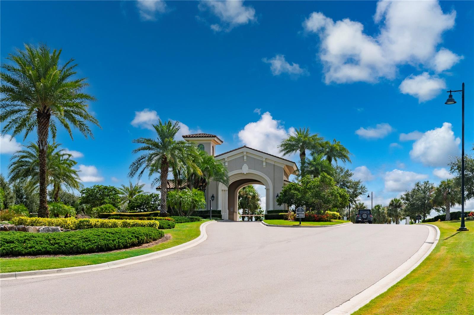 5517 PALMER CIR #106