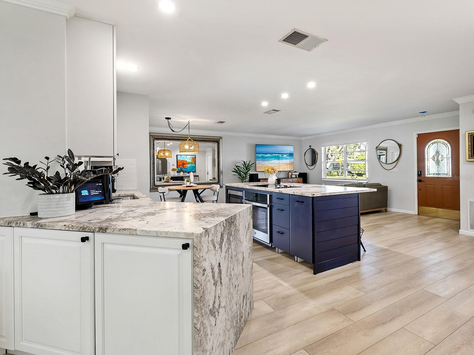 6502 BIKINI WAY