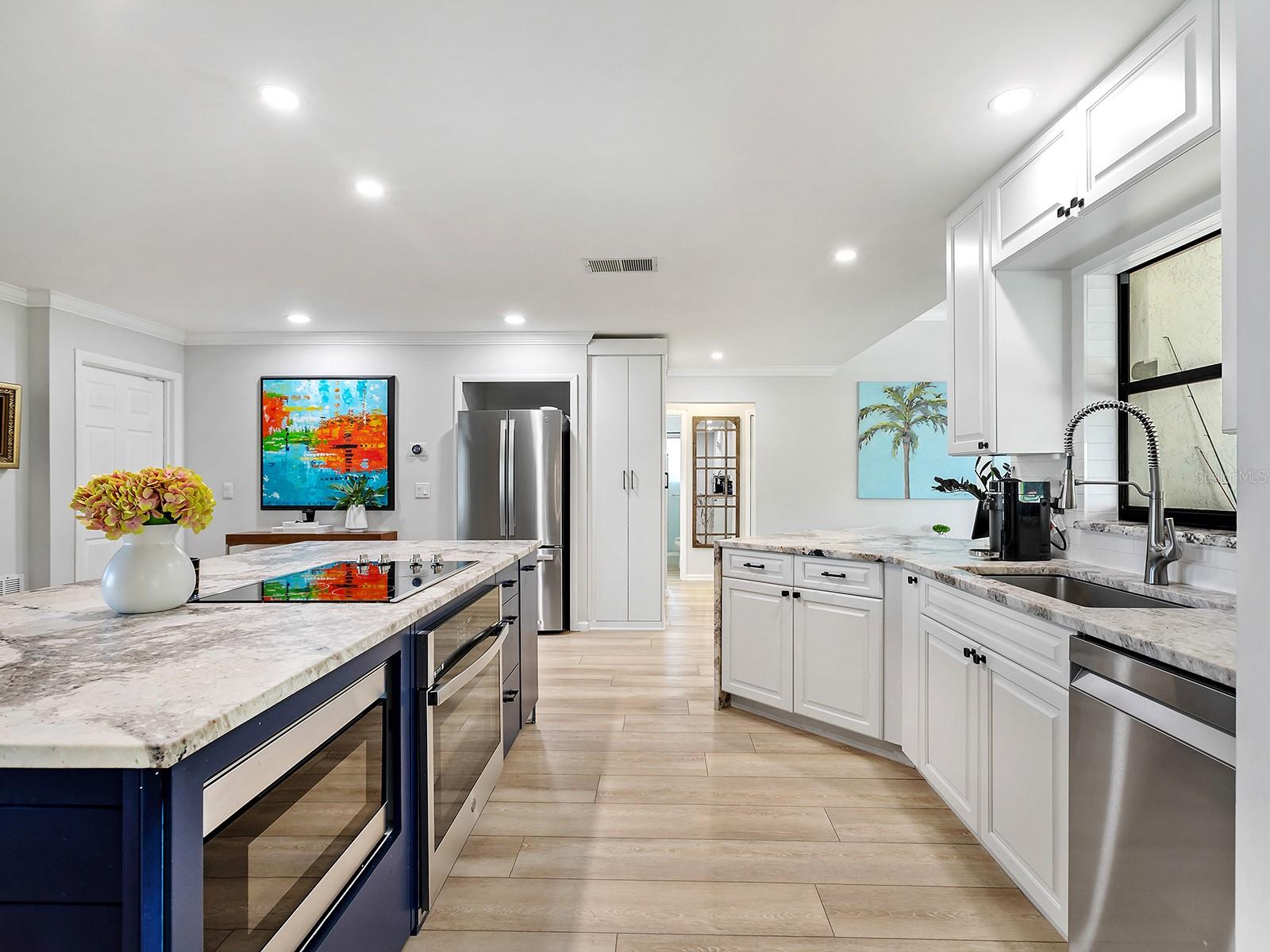 6502 BIKINI WAY