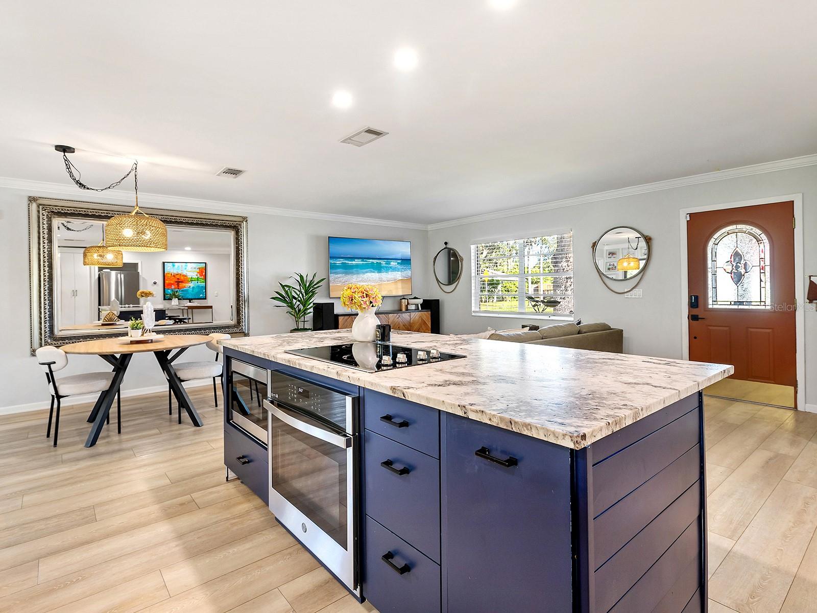 6502 BIKINI WAY