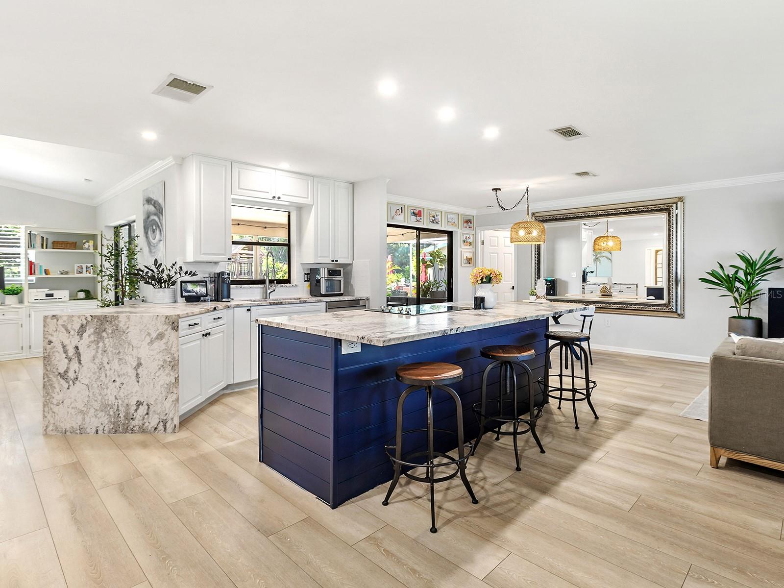 6502 BIKINI WAY