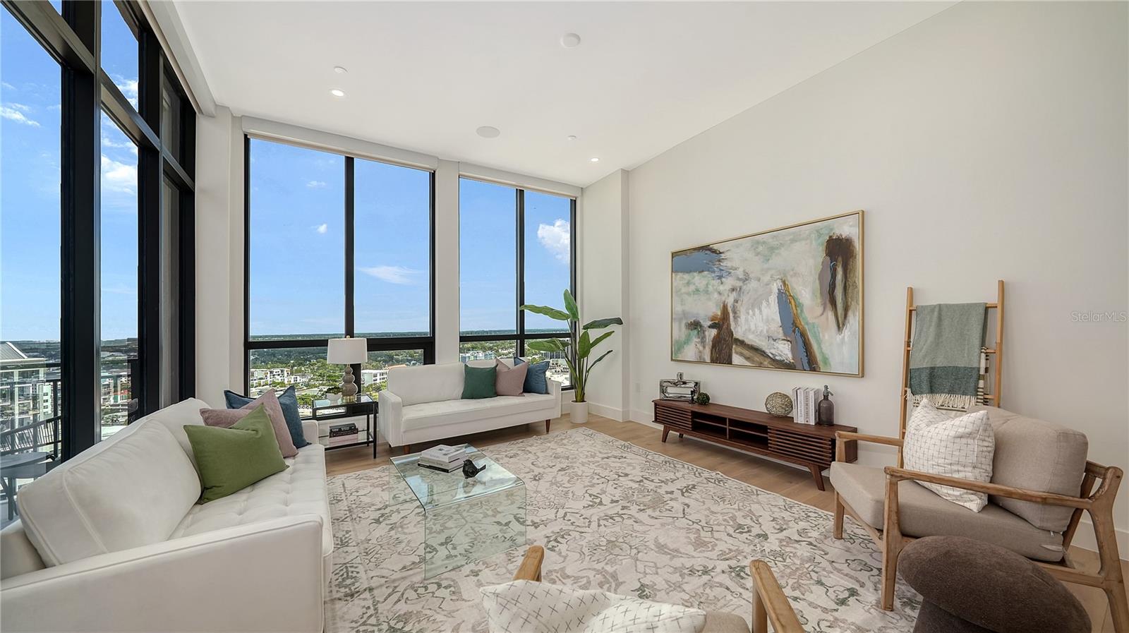 33 S PALM AVE #1702