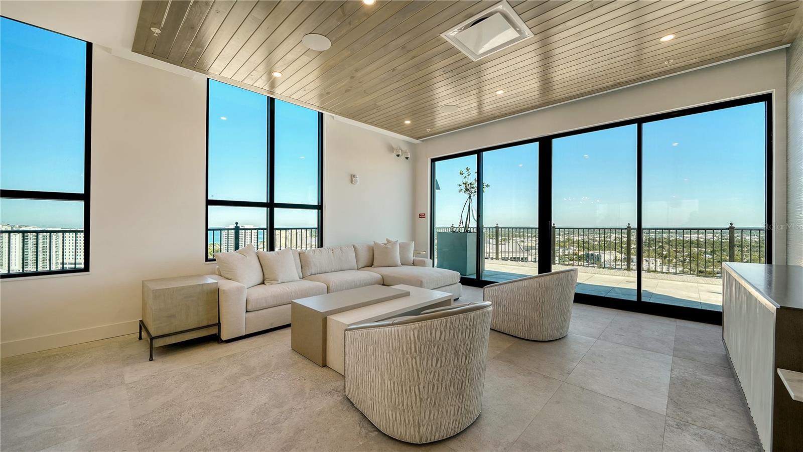 33 S PALM AVE #1702