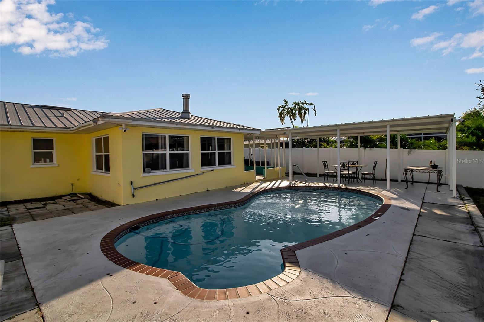 8504 43RD AVENUE DR W