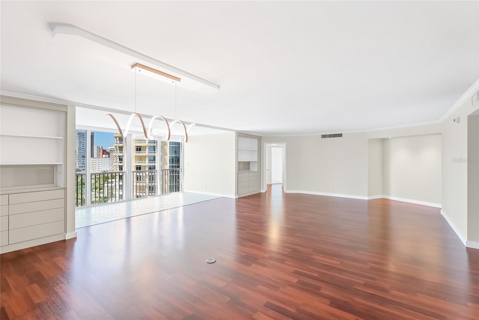 435 S GULFSTREAM AVE #1004