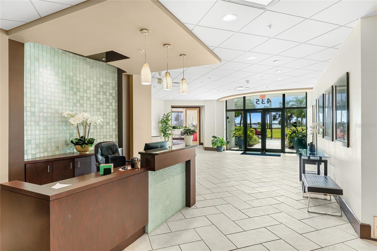 435 S GULFSTREAM AVE #1004