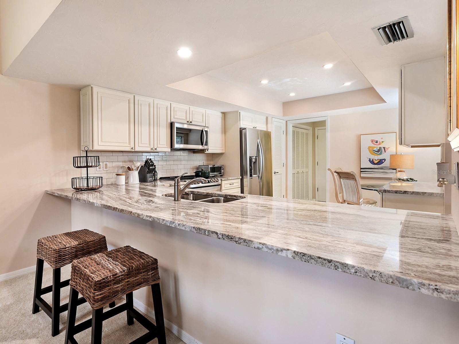 6094 WILSHIRE BLVD #8