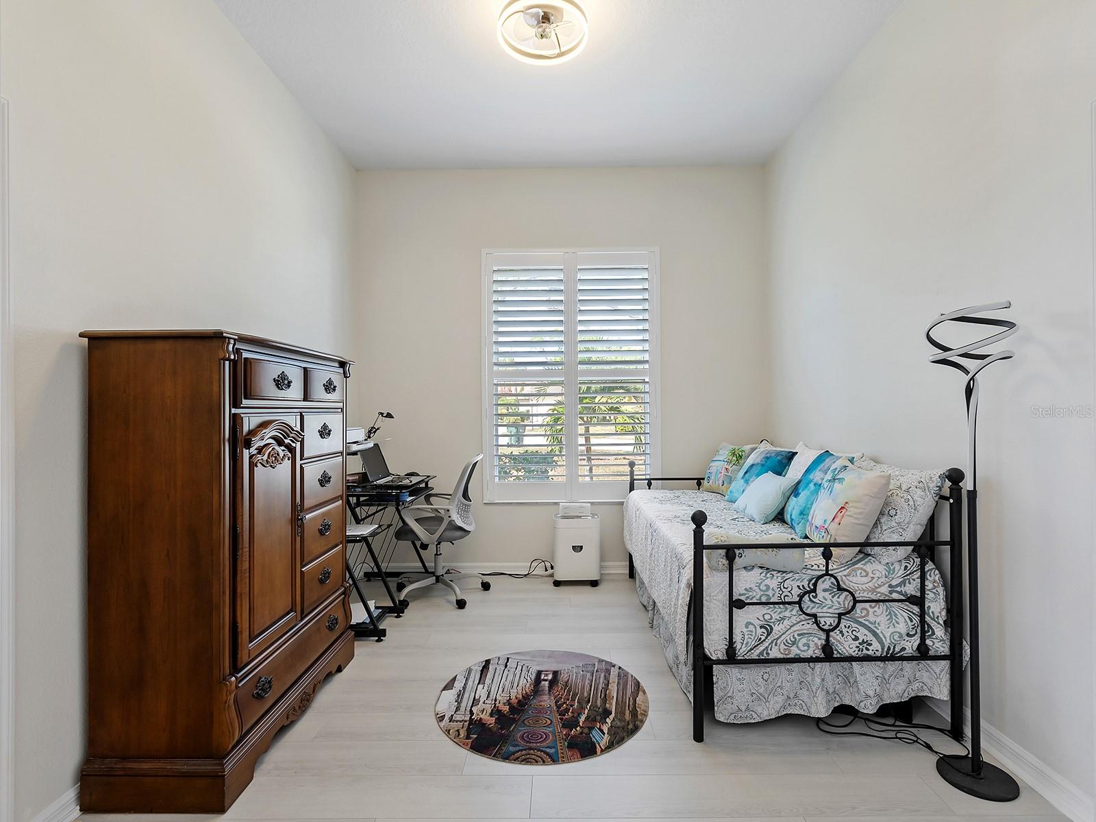 2319 FALCON TRACE LN