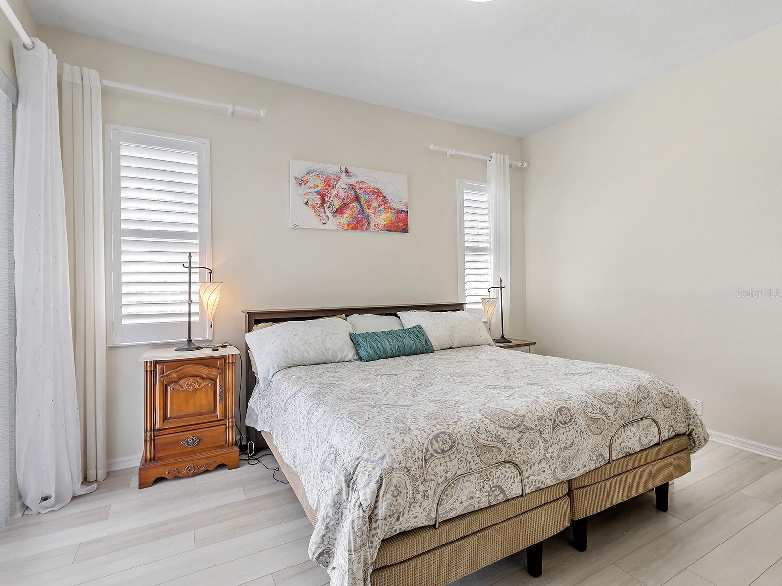 2319 FALCON TRACE LN