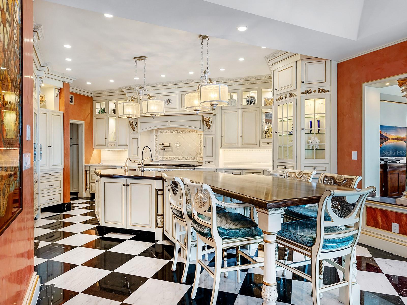 1310 S LAKE SHORE DR