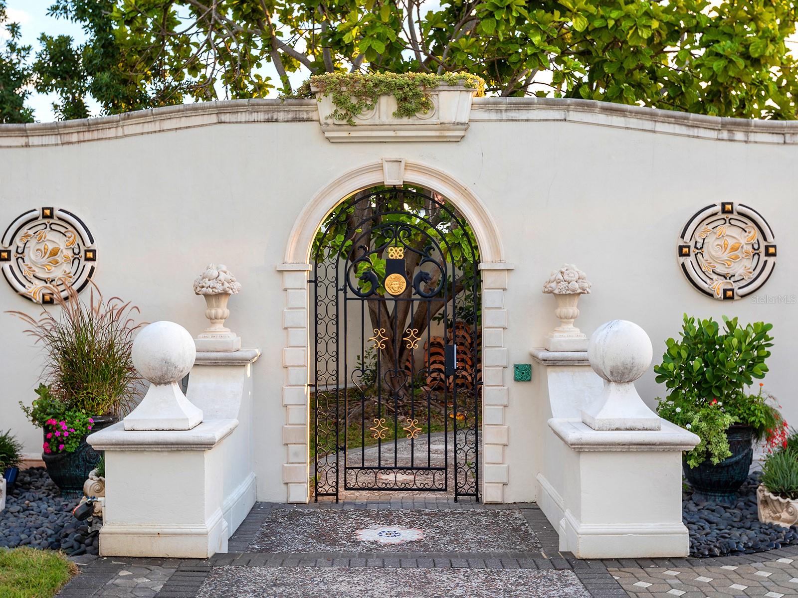 1310 S LAKE SHORE DR