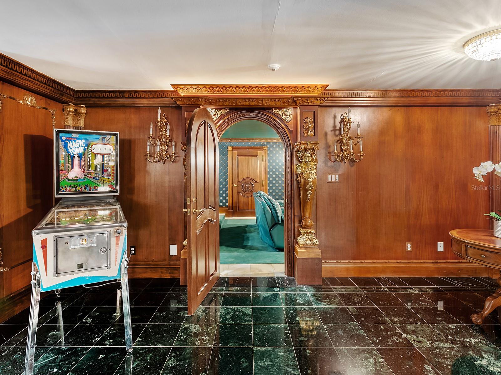 1310 S LAKE SHORE DR