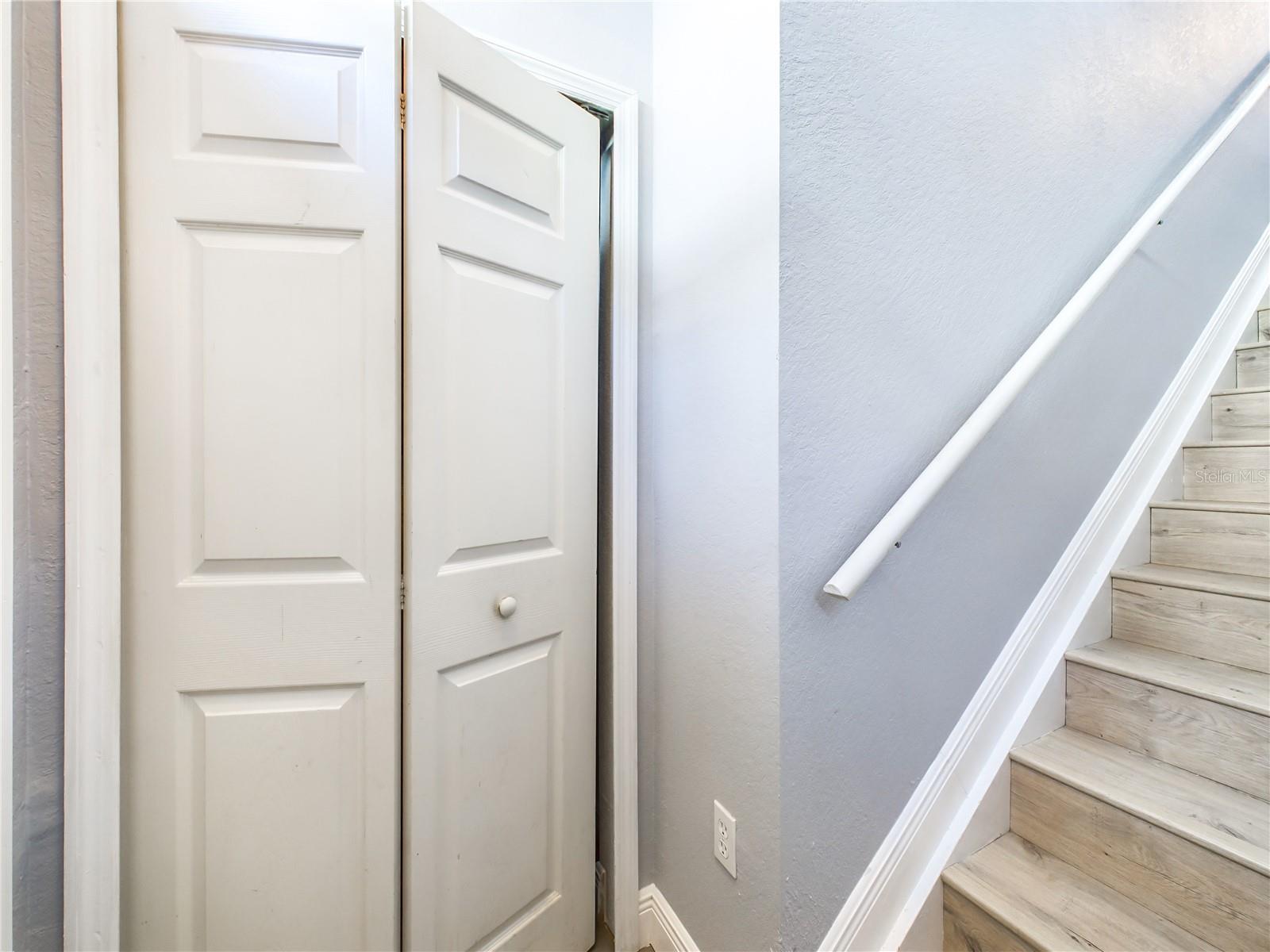 5521 ROSEHILL RD #203