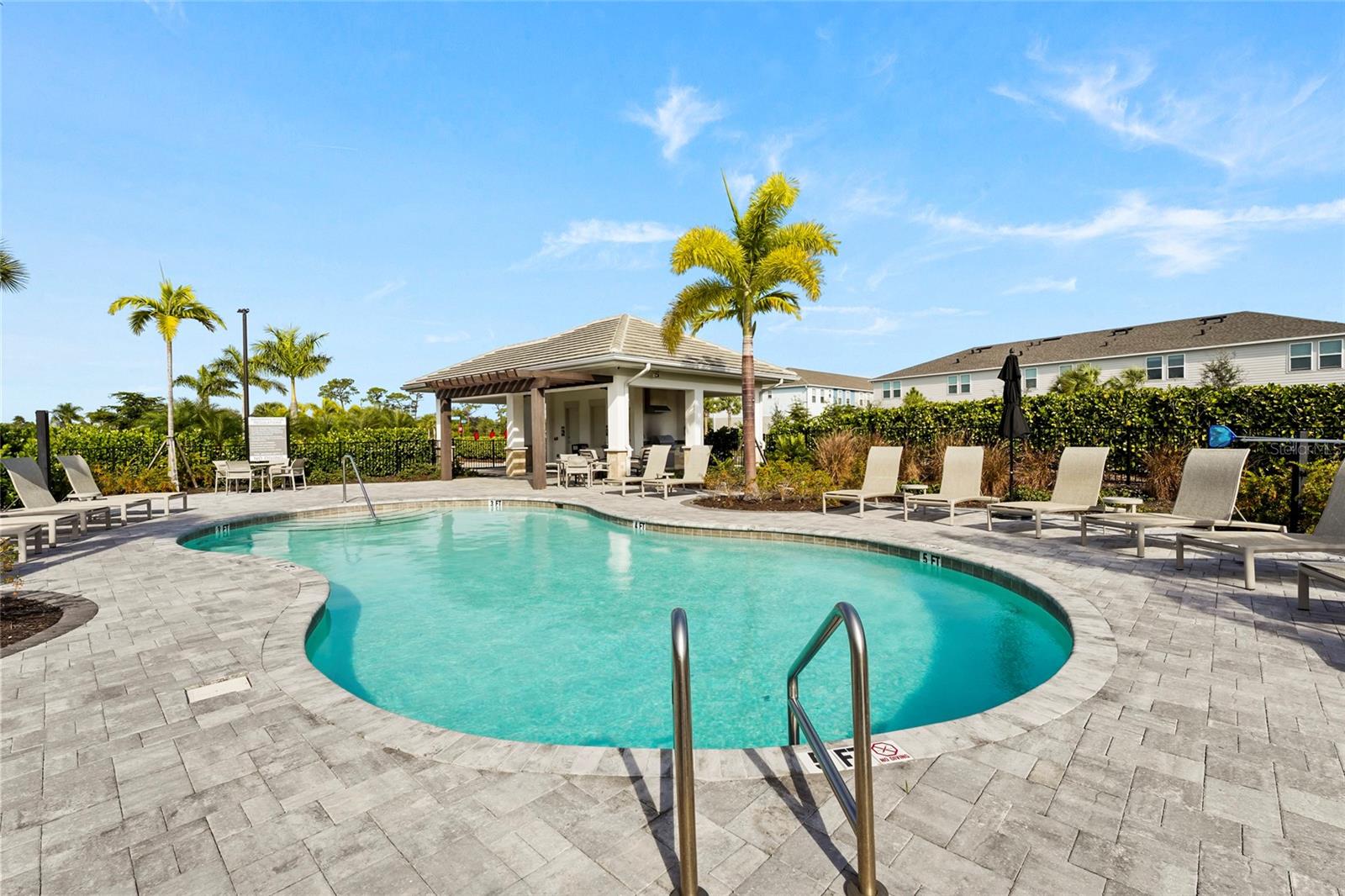 8564 LUNAR SKYE ST