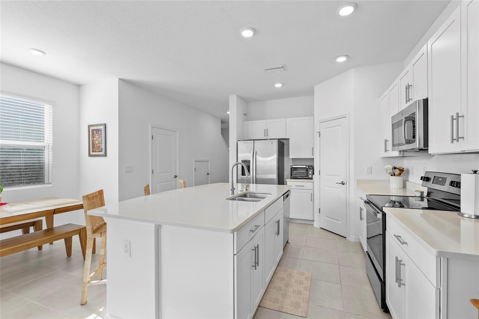 8564 LUNAR SKYE ST