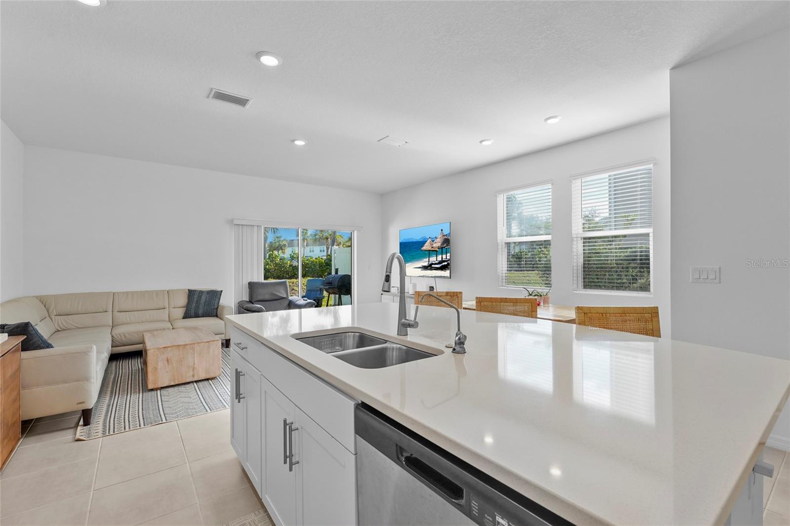 8564 LUNAR SKYE ST