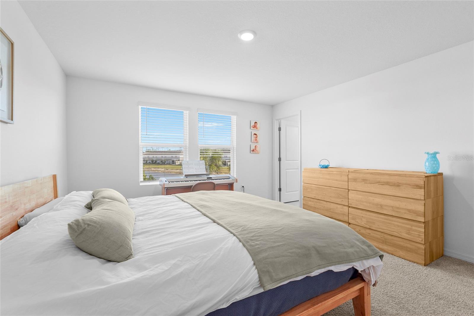 8564 LUNAR SKYE ST