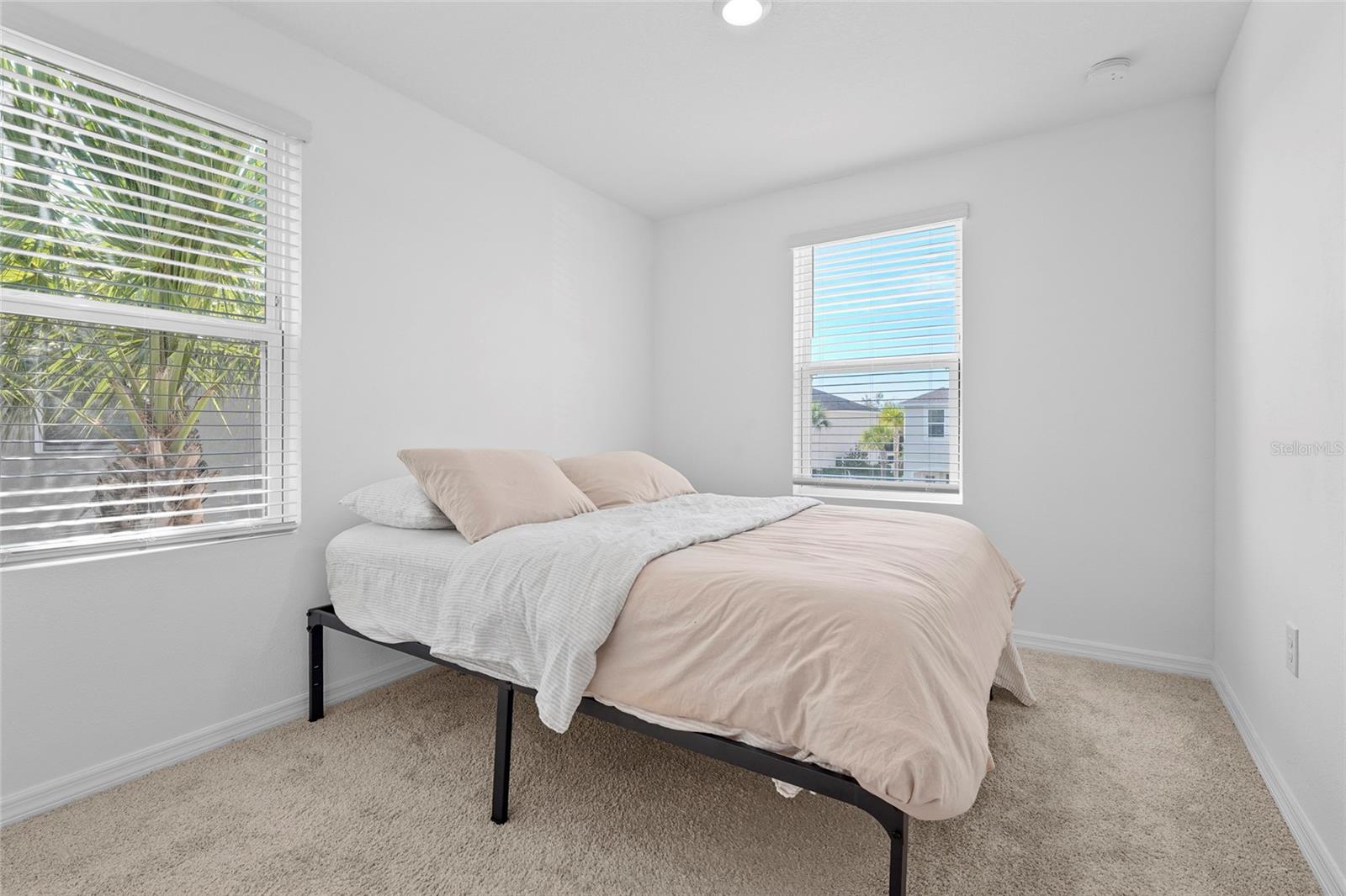 8564 LUNAR SKYE ST
