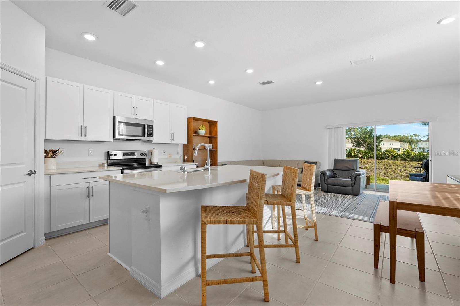 8564 LUNAR SKYE ST