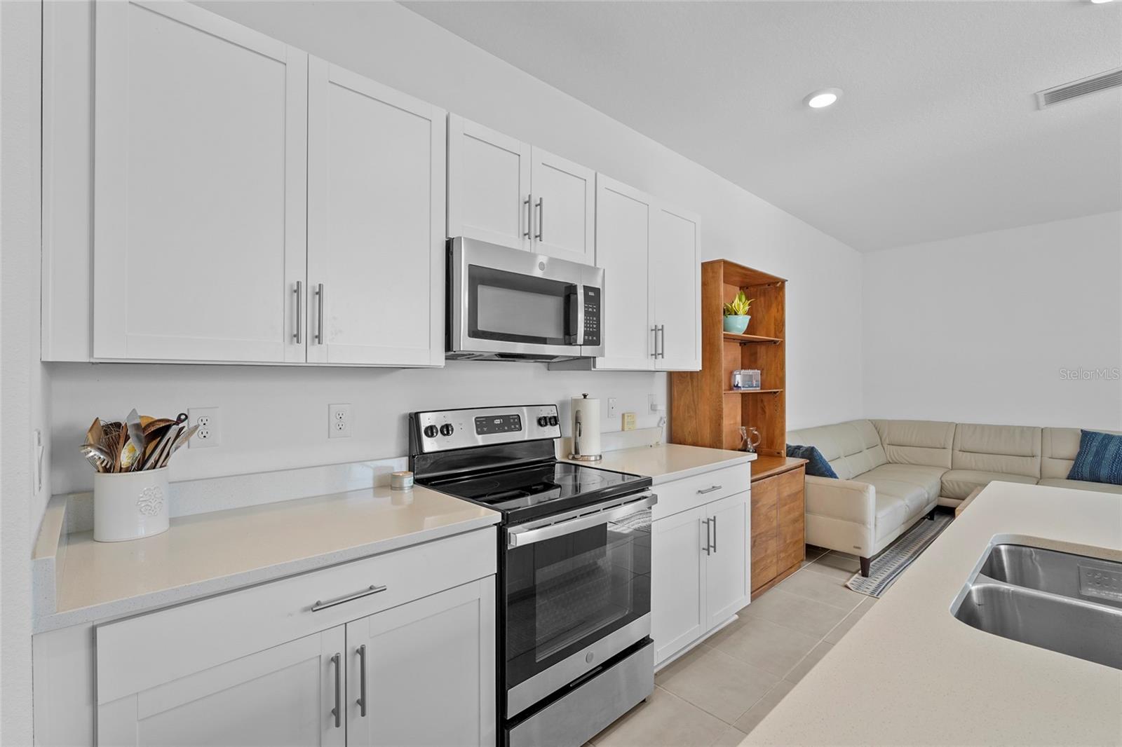 8564 LUNAR SKYE ST