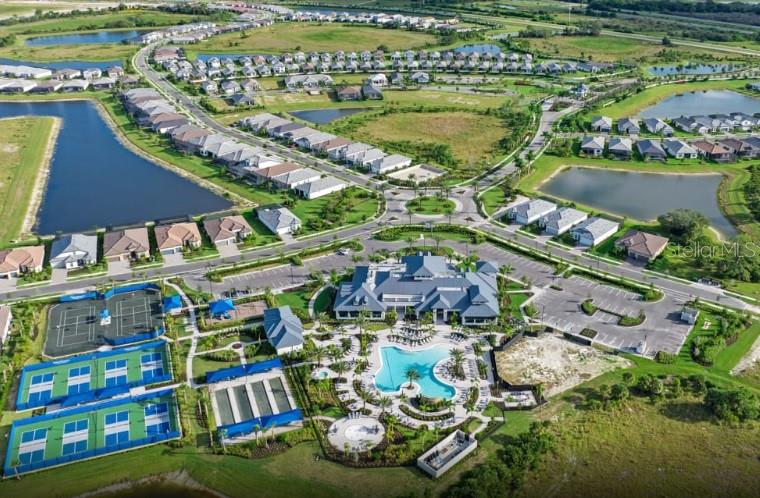 6319 CRESTED EAGLE LN