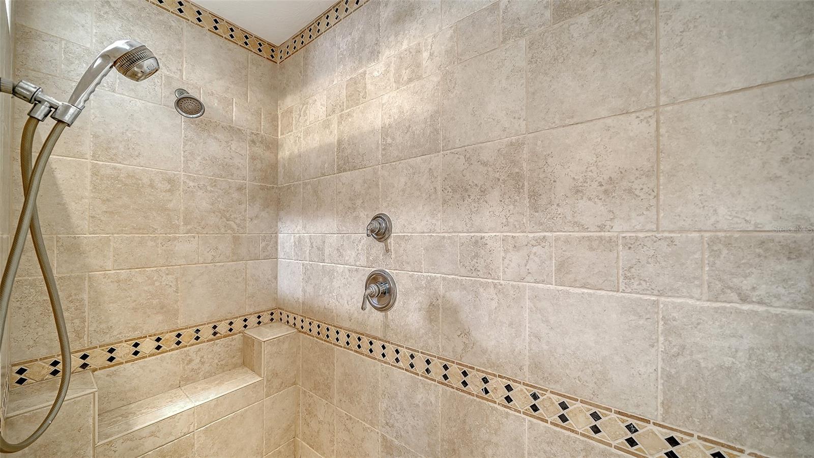 2452 WHIPPOORWILL CIR