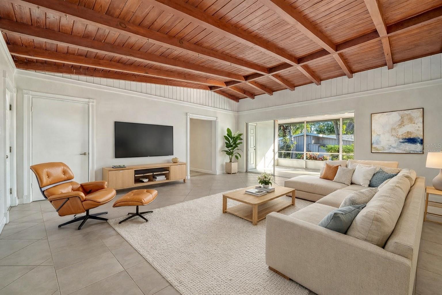 2452 WHIPPOORWILL CIR