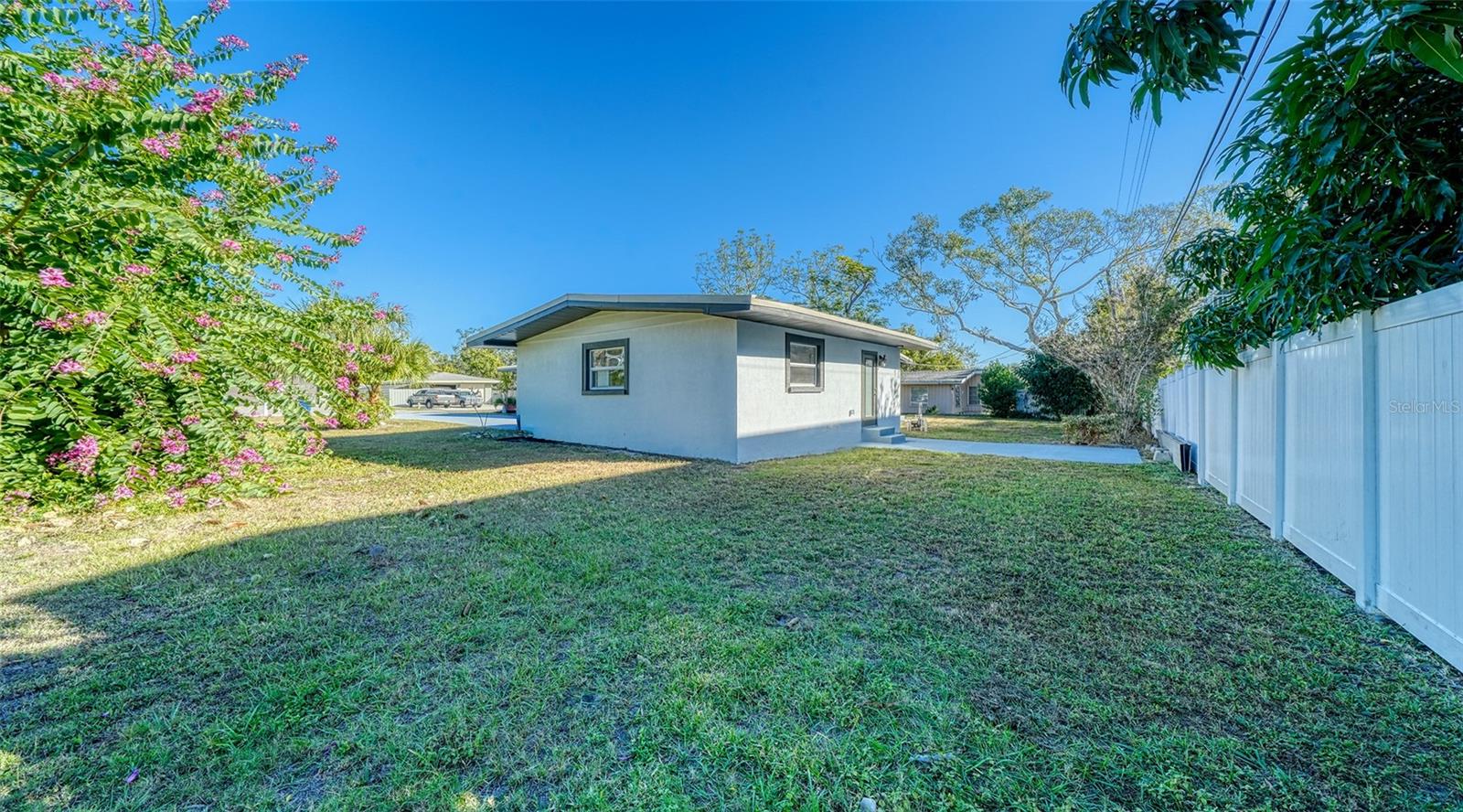 2452 WHIPPOORWILL CIR