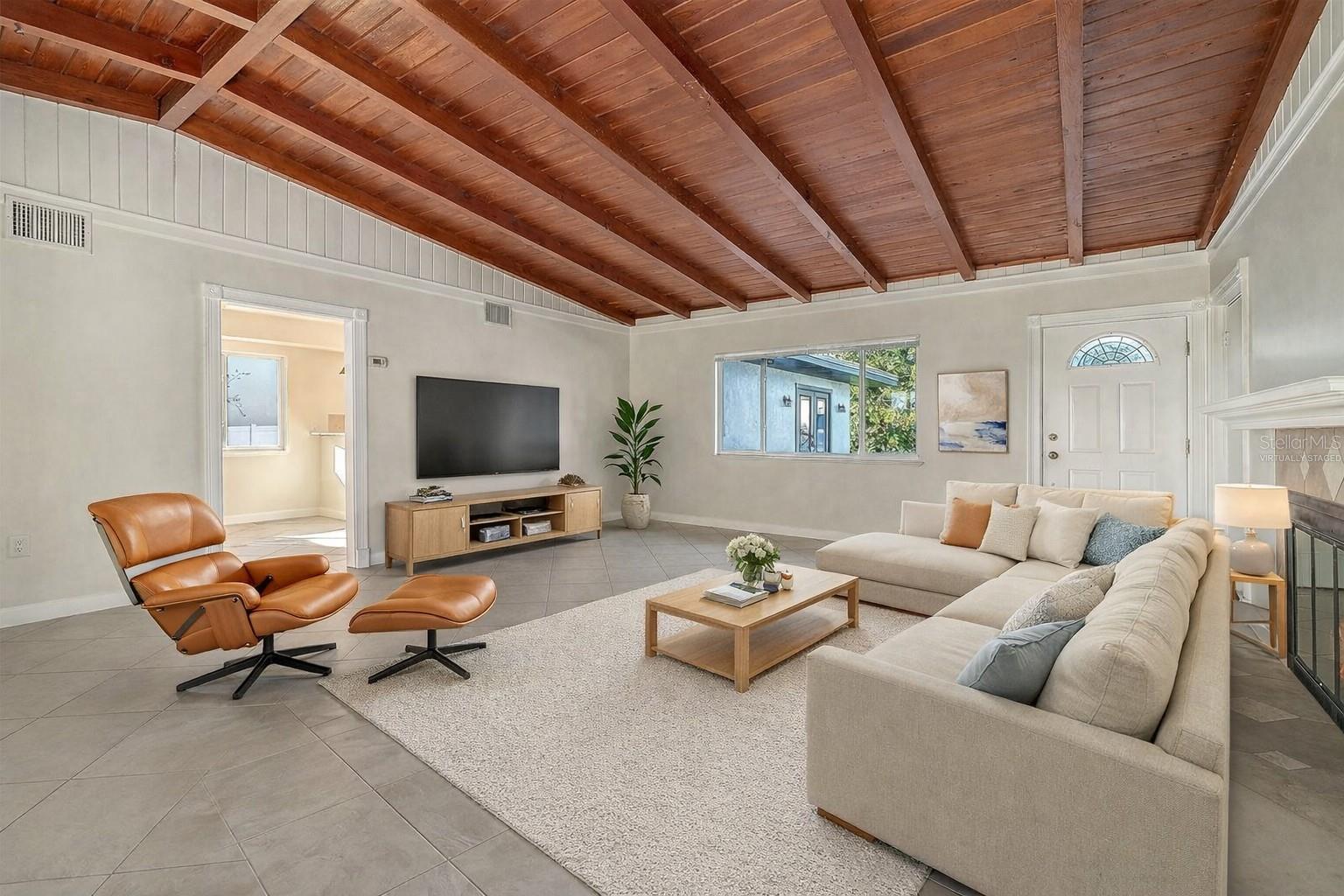 2452 WHIPPOORWILL CIR