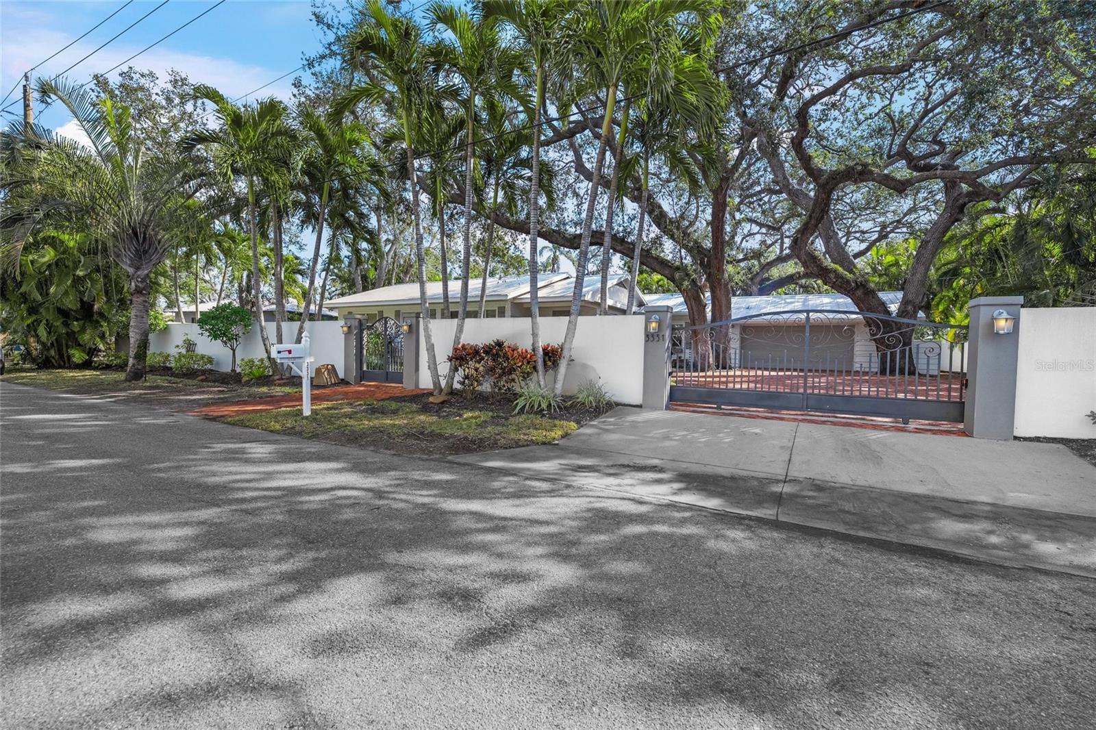 3331 OLD OAK DR