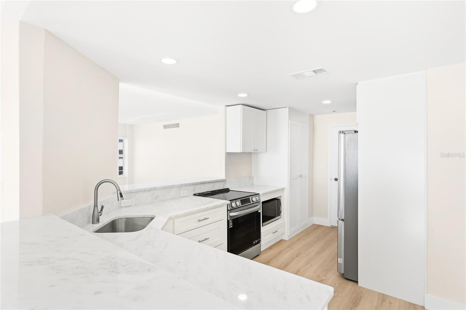 601 LONGBOAT CLUB RD #504S