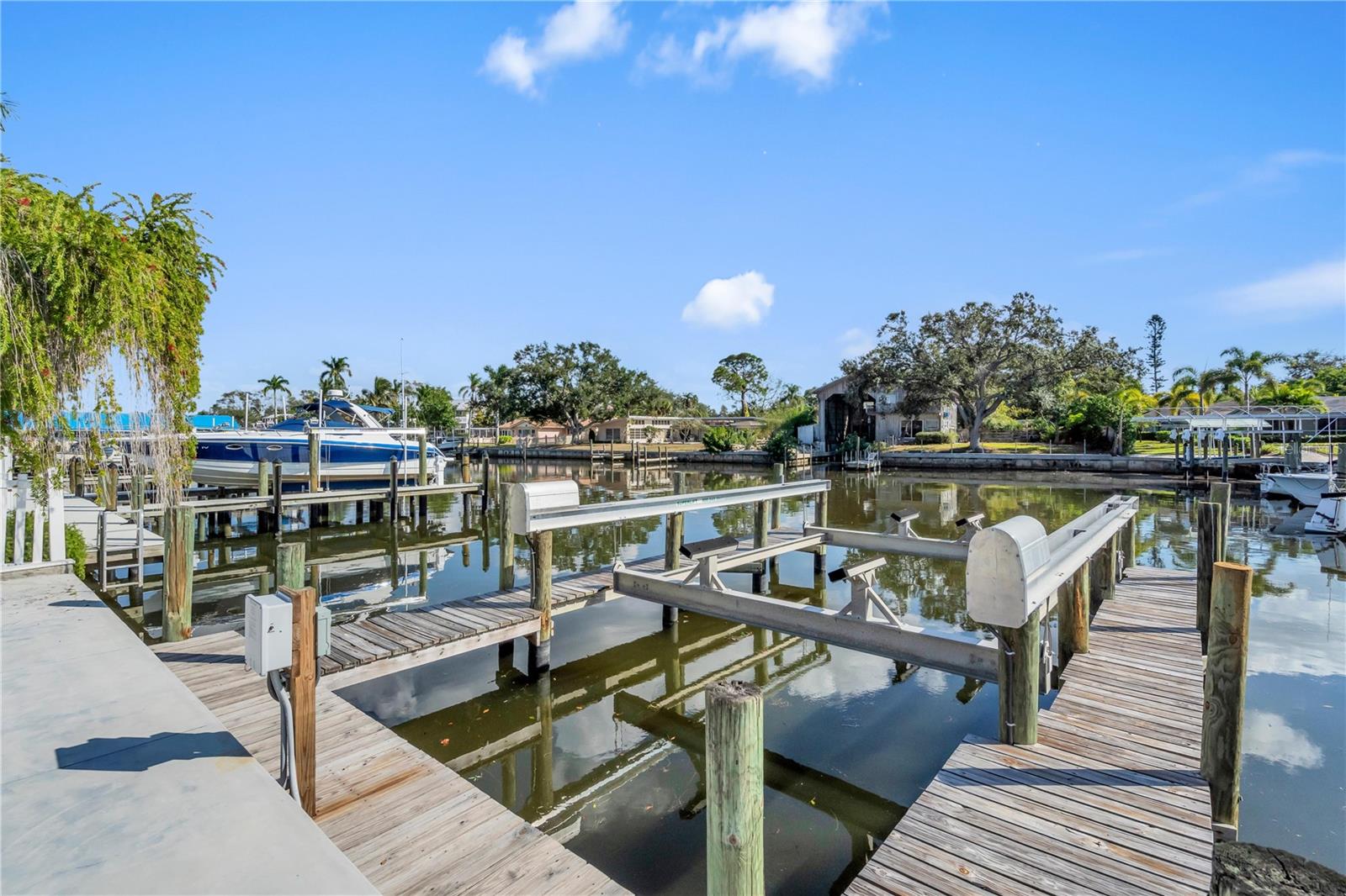 7125 WESTMORELAND DR